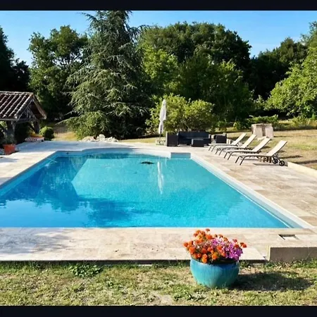 Beautiful Pigeonnier With Sensational Surroundings Pujols (Lot-et-Garonne)