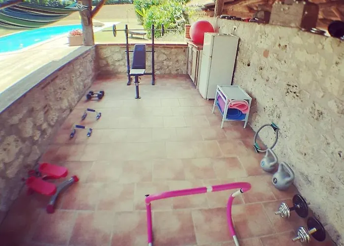 Beautiful Pigeonnier With Sensational Surroundings בית נופש Pujols (Lot-et-Garonne)